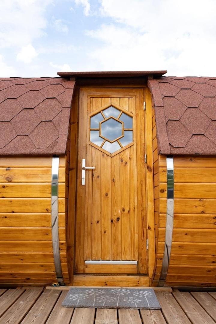 Nuit Insolite : Tonneau Enchante Cormoyeux Exterior foto